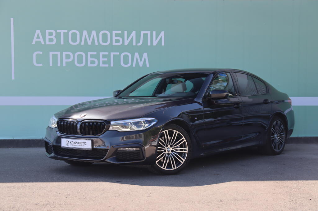 Серый BMW 5 серия 2018 года с пробегом