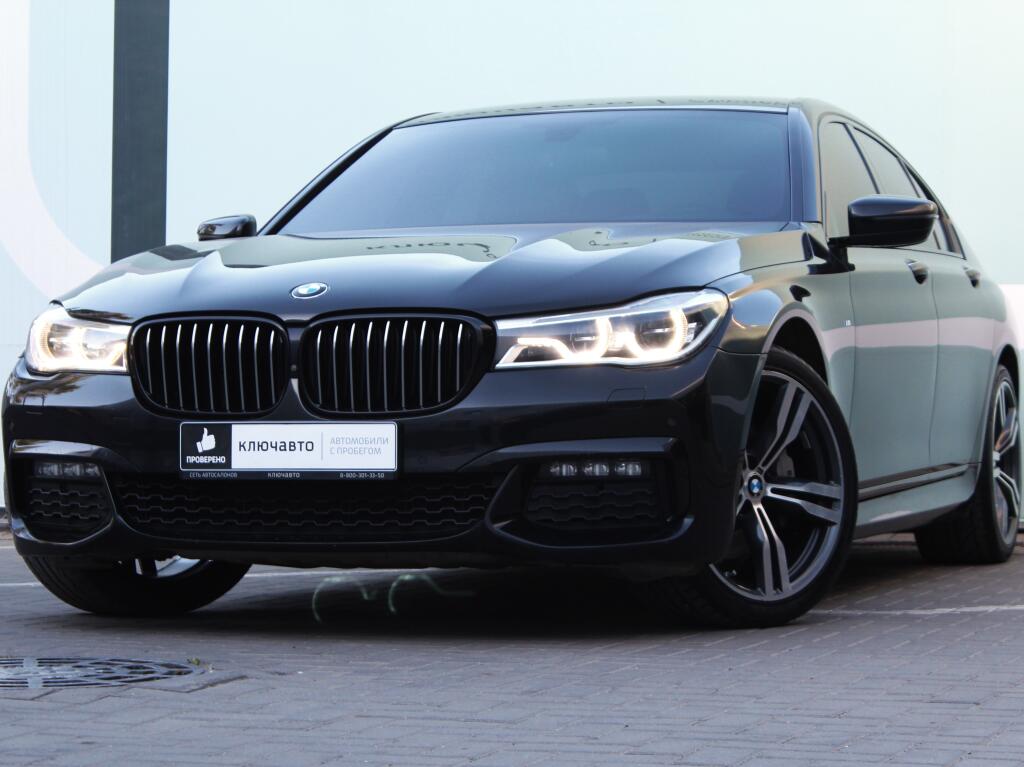 Черный BMW 7 серия 2018 года с пробегом