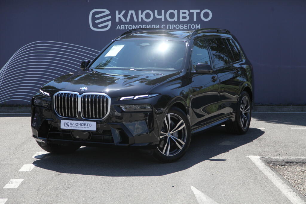 Черный BMW X7 2024 года с пробегом
