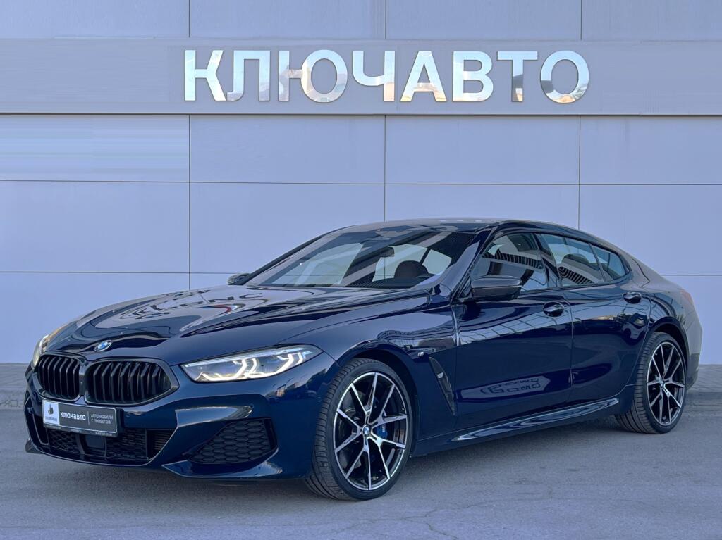 Синий BMW 8 серия 2020 года с пробегом