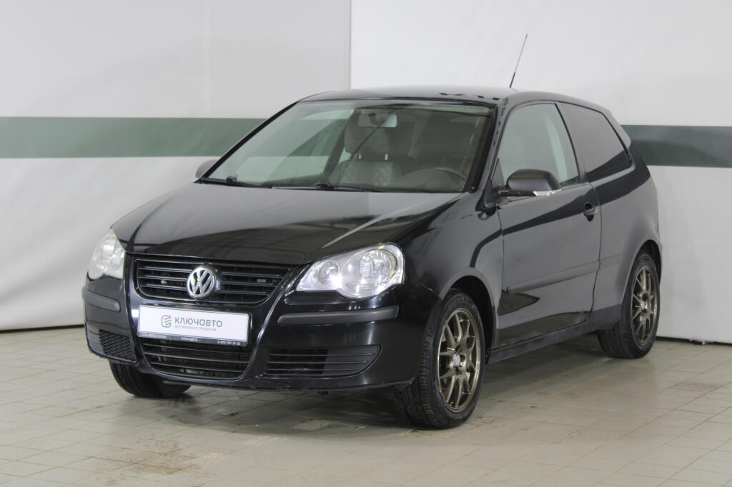 Черный Volkswagen Polo 2006 года с пробегом