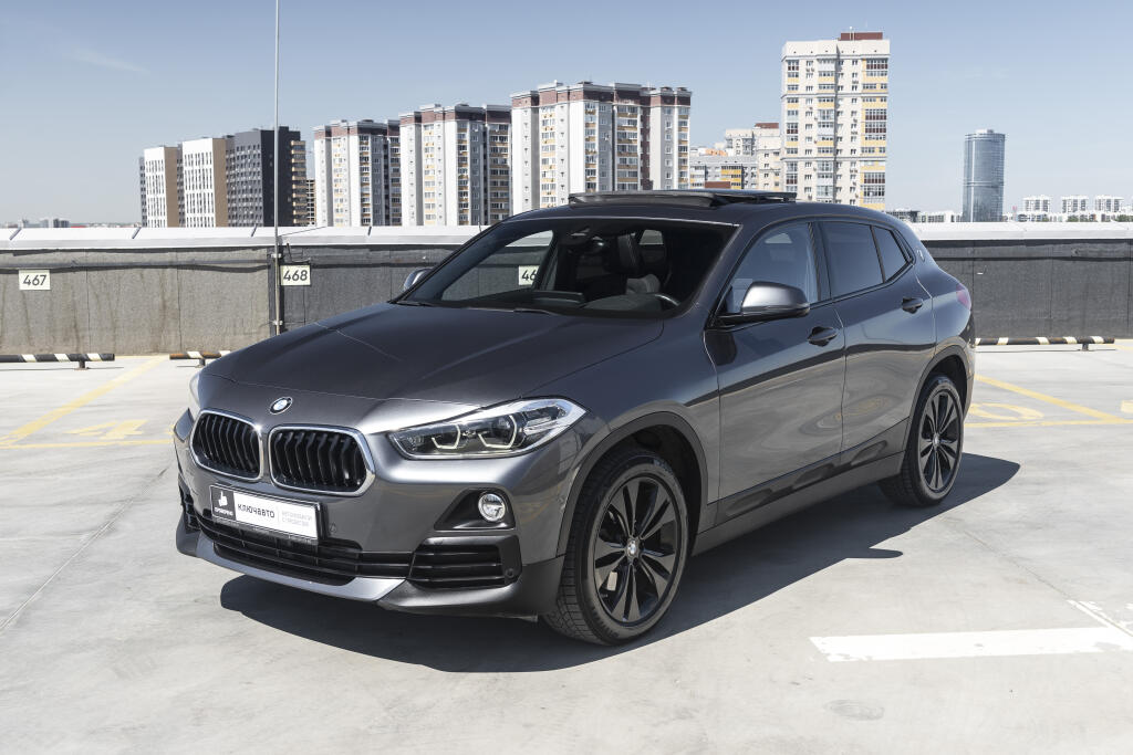 Серый BMW X2 2019 года с пробегом