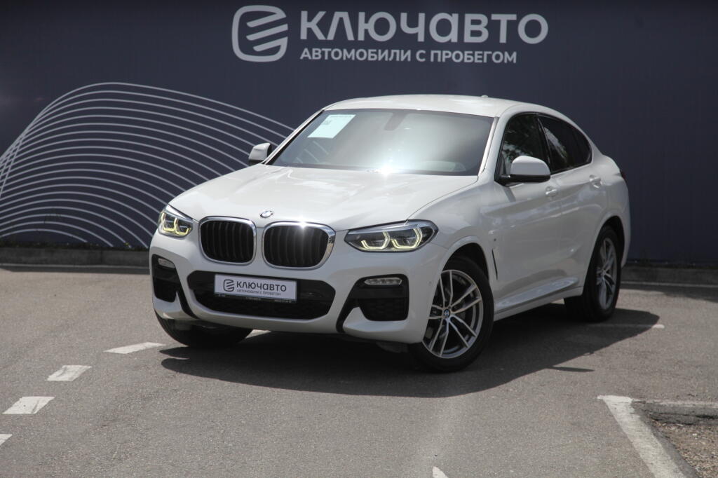 Белый BMW X4 2018 года с пробегом