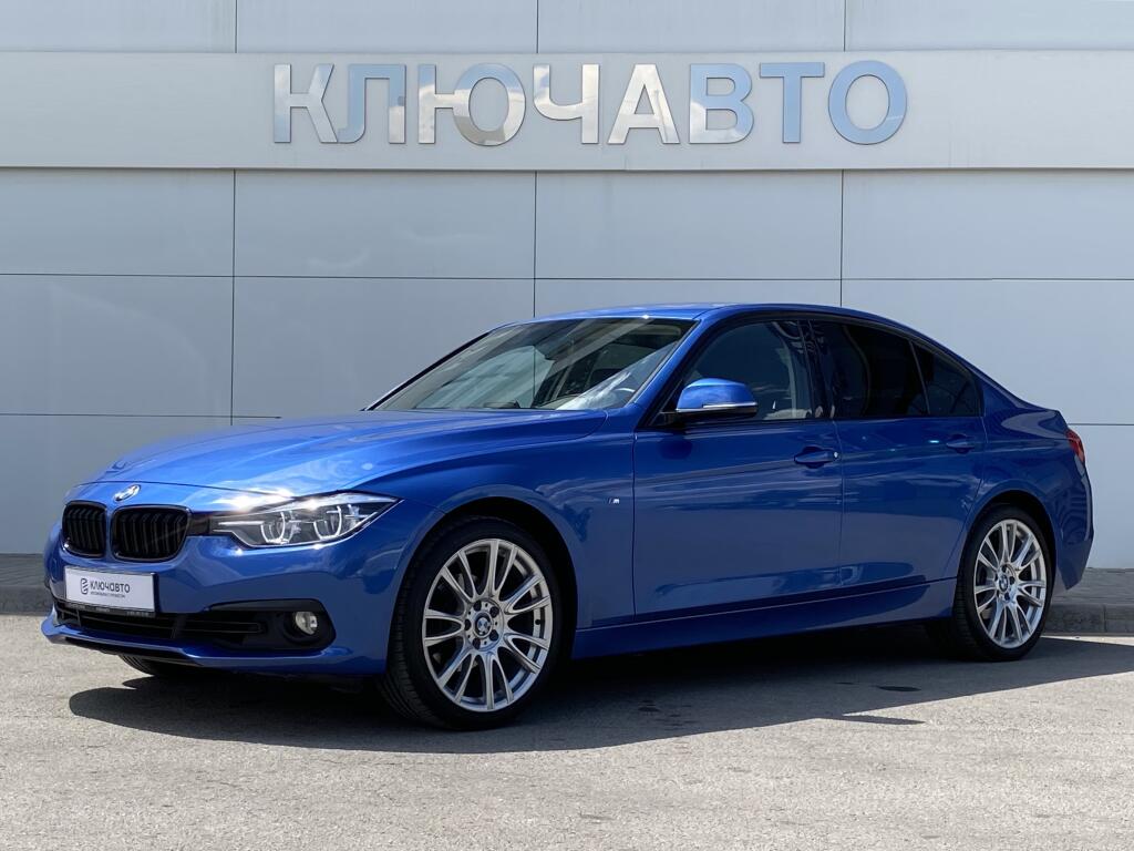 Синий BMW 3 серия 2018 года с пробегом