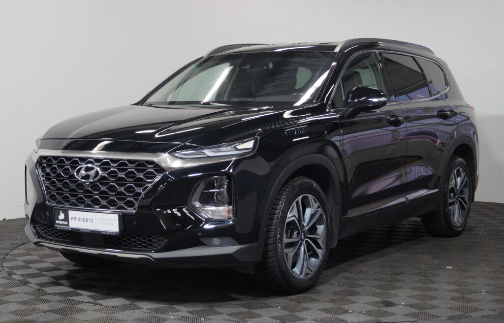 Черный Hyundai Santa Fe 2020 года с пробегом