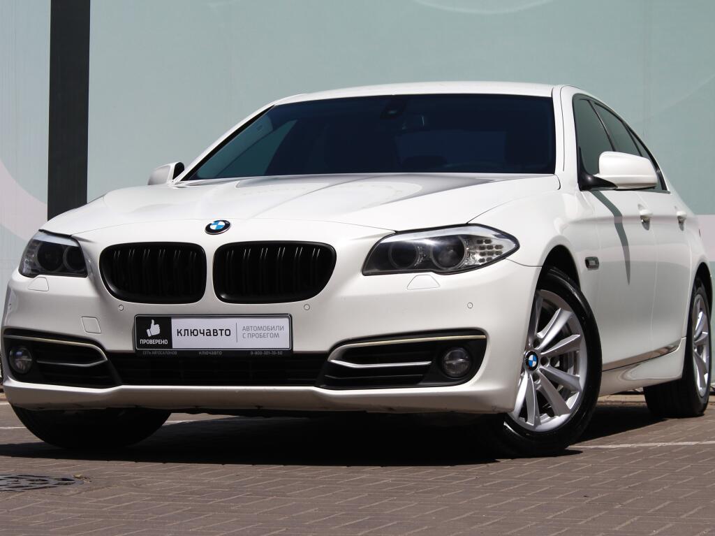Белый BMW 5 серия 2012 года с пробегом