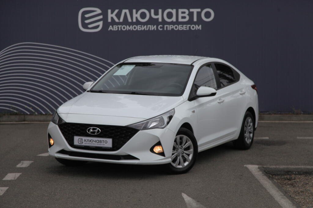 Белый Hyundai Solaris 2020 года с пробегом