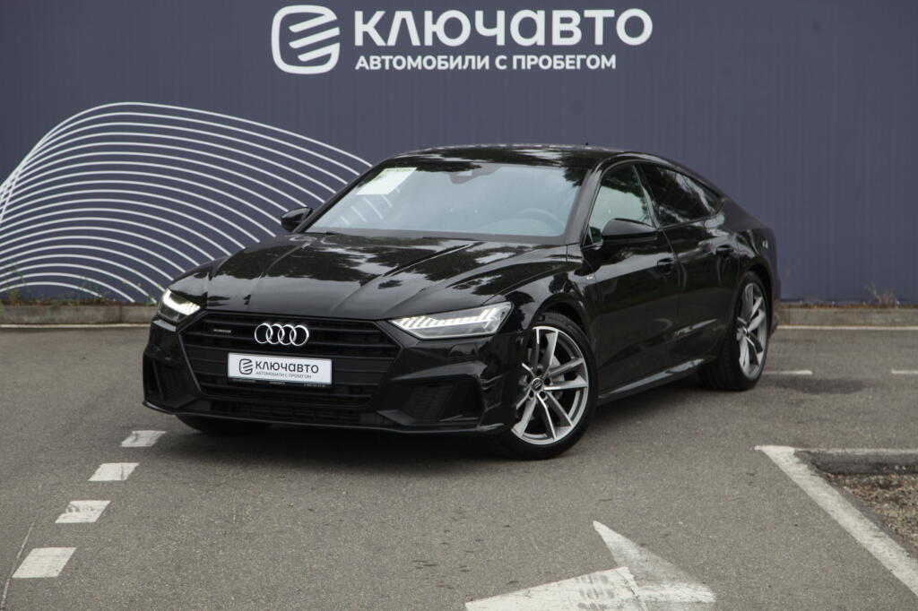 Черный Audi A7 2020 года с пробегом