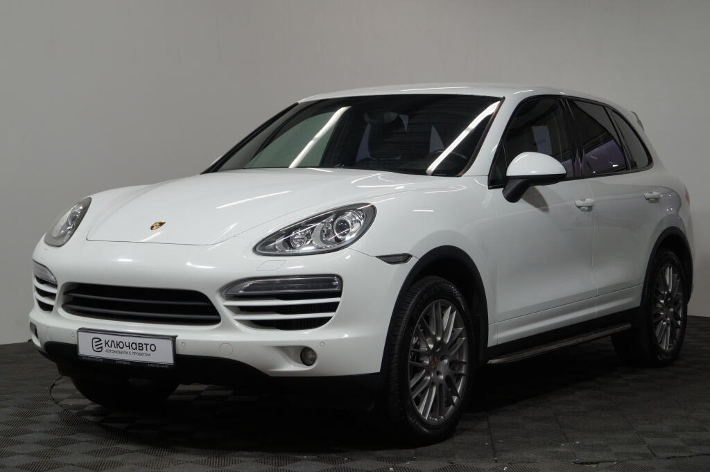 Белый Porsche Cayenne 2013 года с пробегом