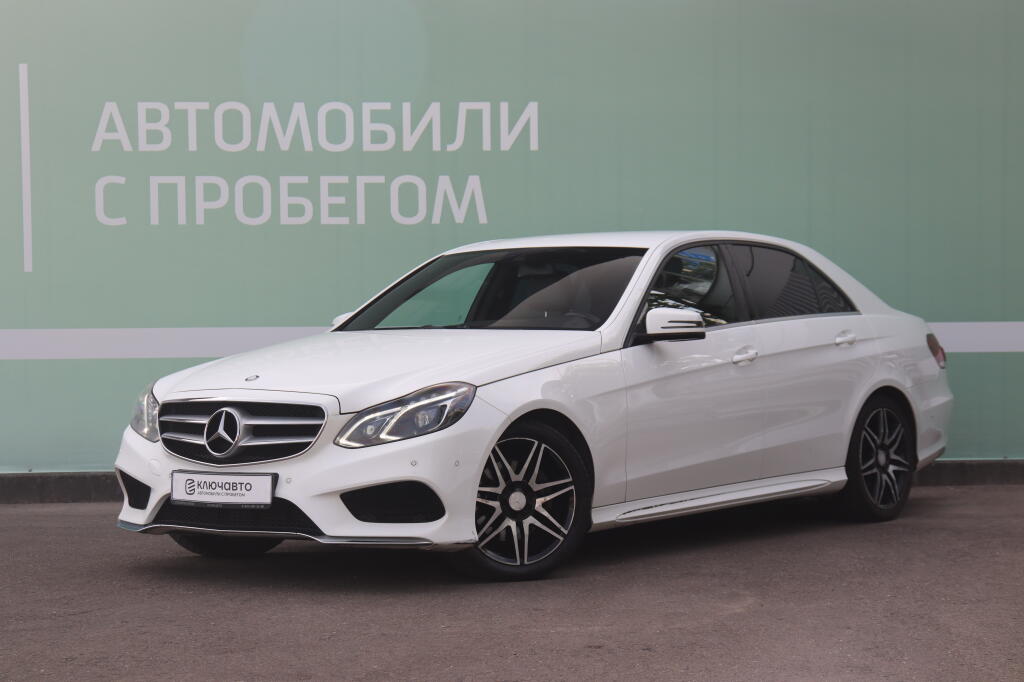 Белый Mercedes-Benz E-Класс 2014 года с пробегом
