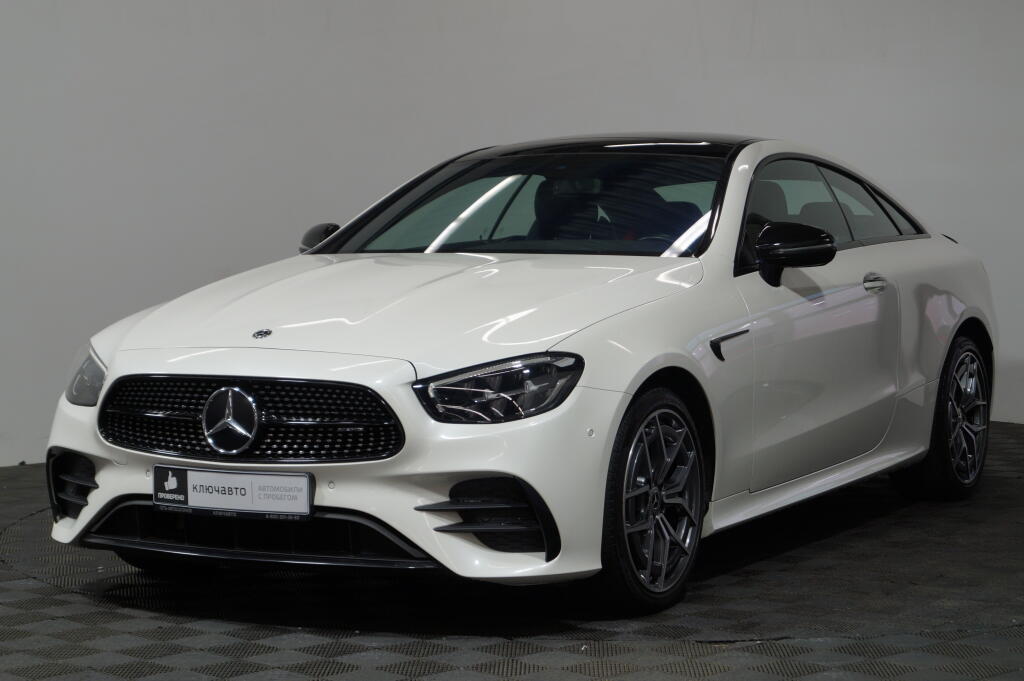 Белый Mercedes-Benz E-Класс 2020 года с пробегом