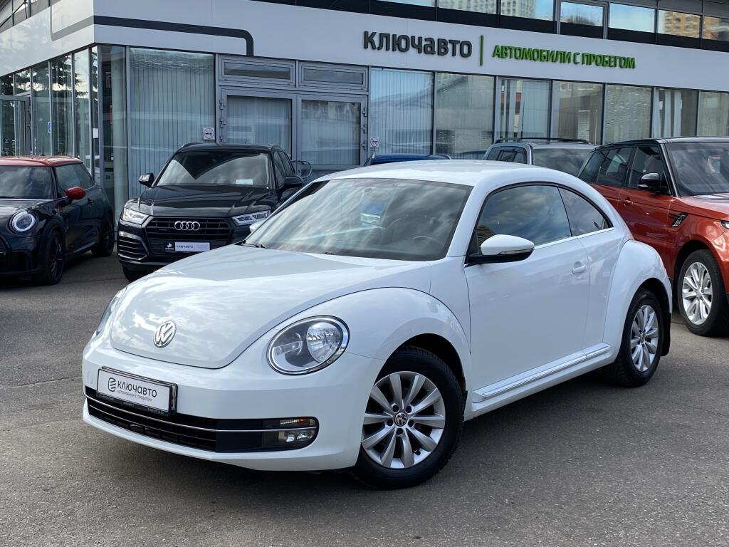 Белый Volkswagen Beetle 2014 года с пробегом