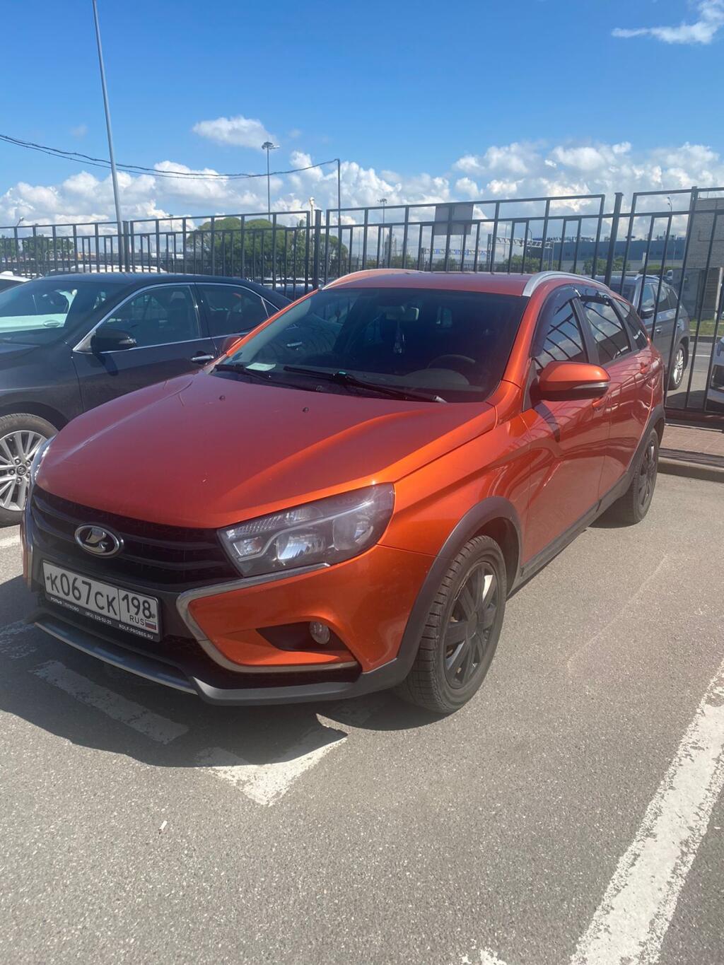 Оранжевый ВАЗ (Lada) Vesta 2018 года с пробегом
