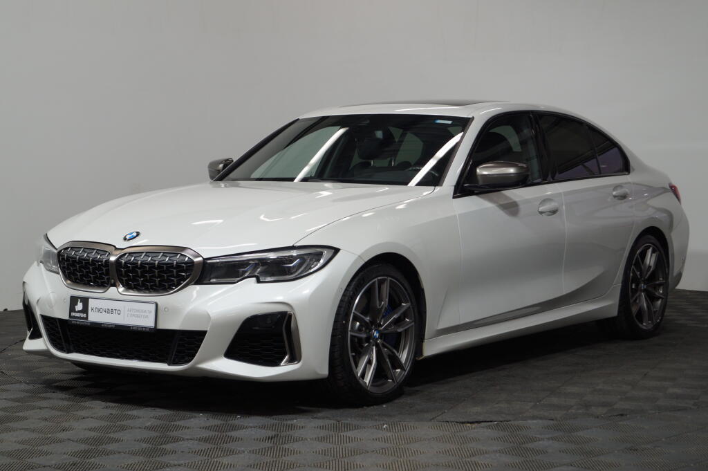 Белый BMW 3 серия 2019 года с пробегом