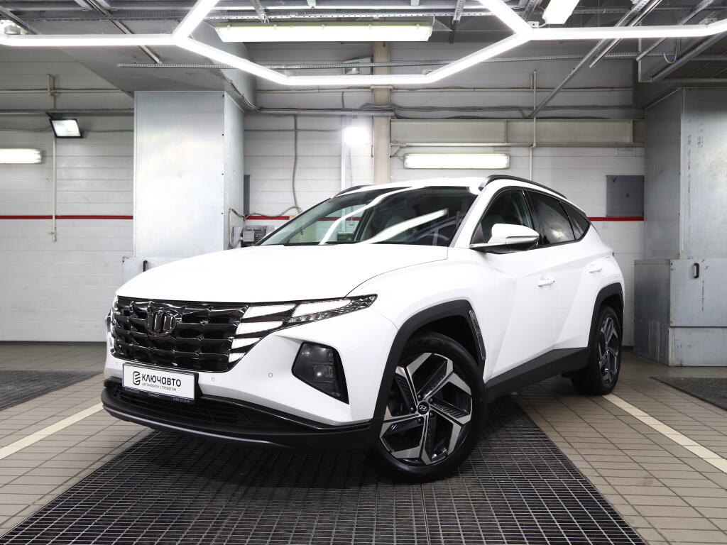 Белый Hyundai Tucson 2021 года с пробегом