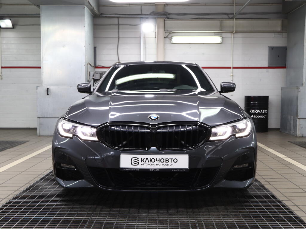 Серый BMW 3 серия 2019 года с пробегом