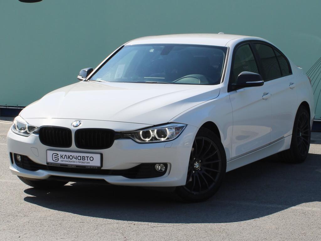Белый BMW 3 серия 2014 года с пробегом