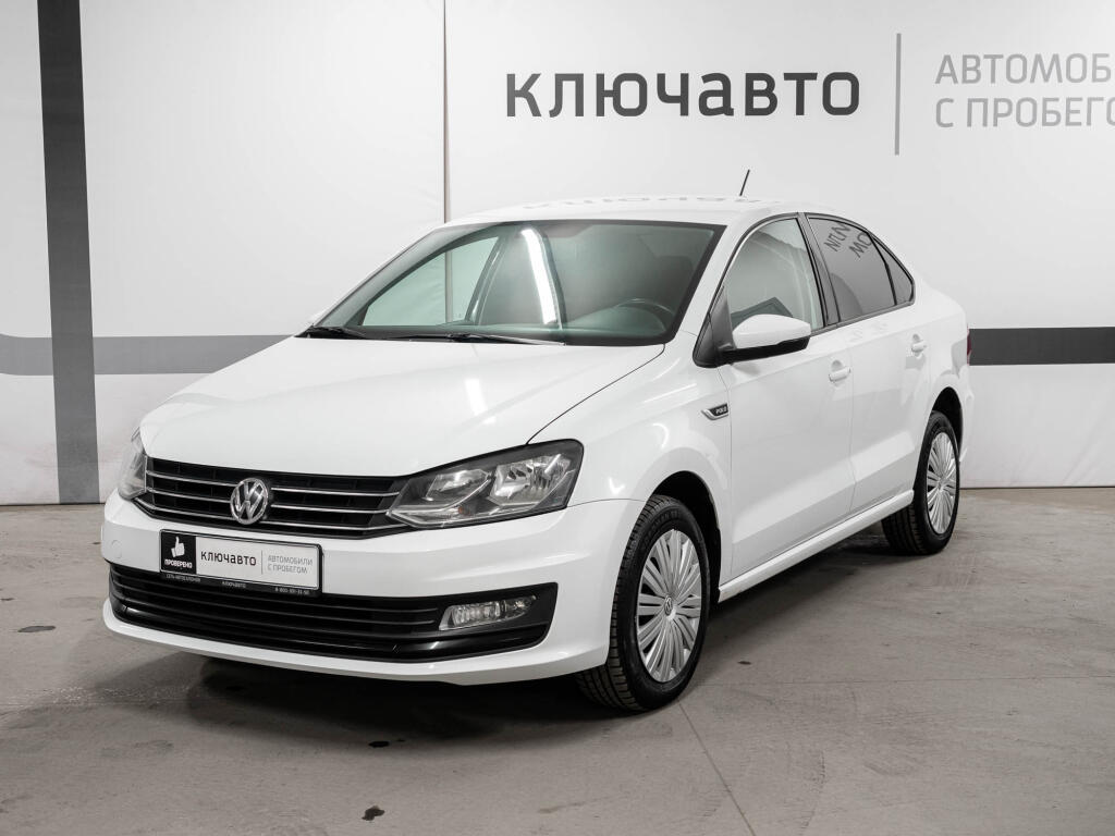 Белый Volkswagen Polo 2019 года с пробегом