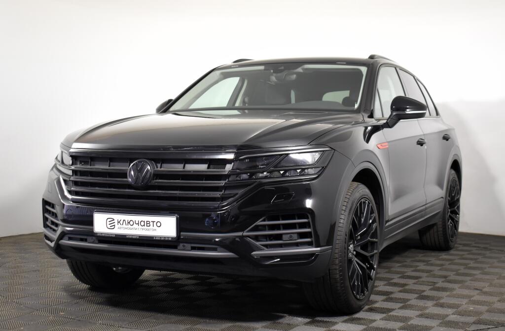Черный Volkswagen Touareg 2019 года с пробегом