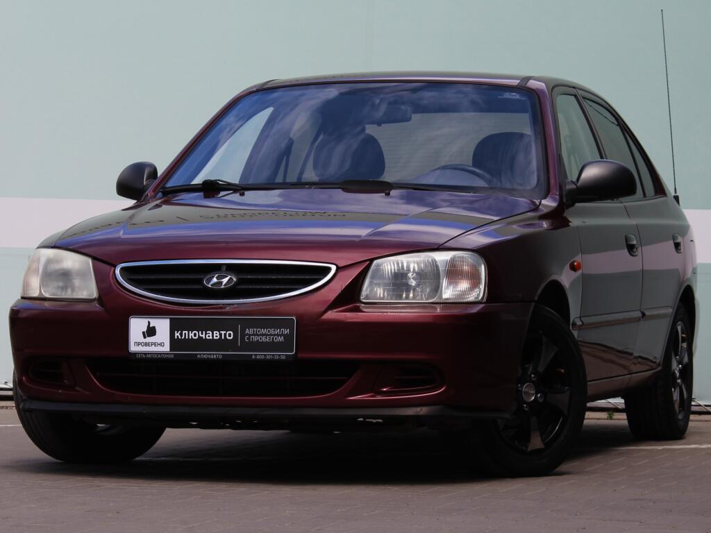 Красный Hyundai Accent 2009 года с пробегом