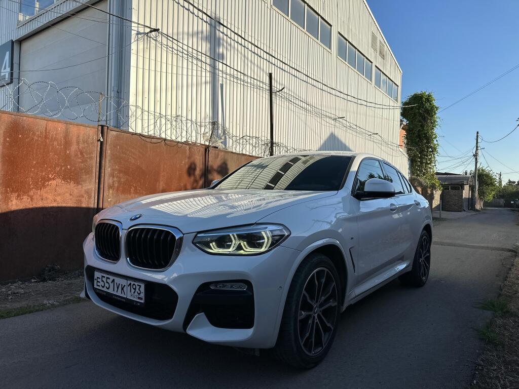 Белый BMW X4 2019 года с пробегом